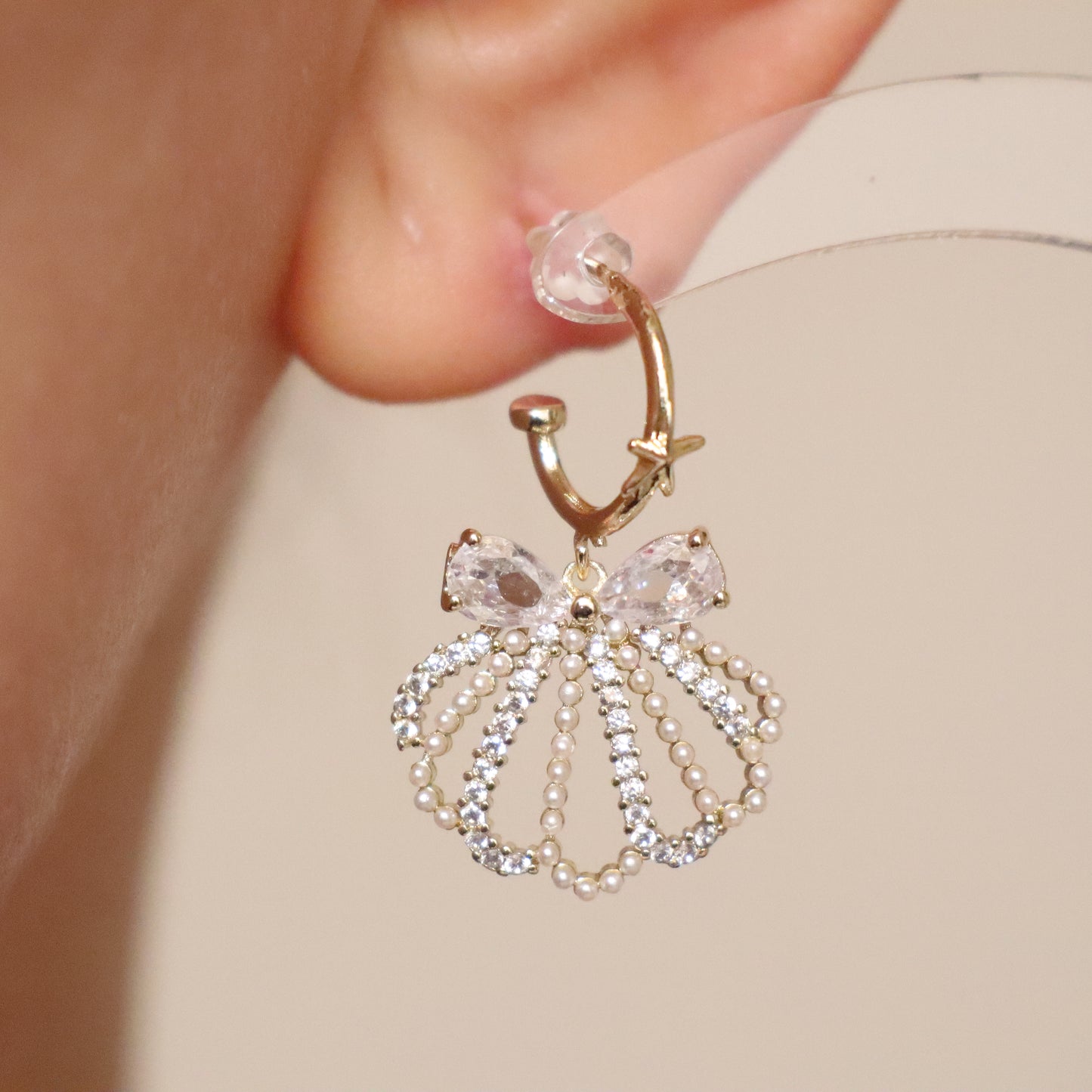 Elegant shell earrings