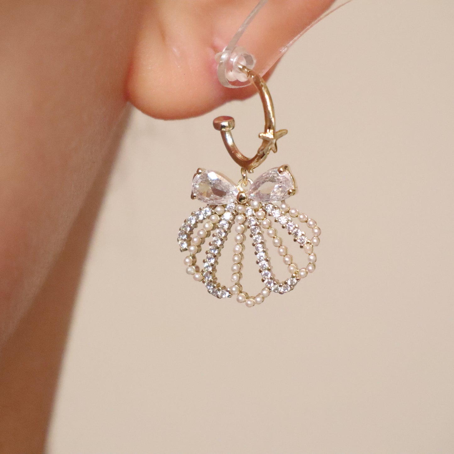 Elegant shell earrings