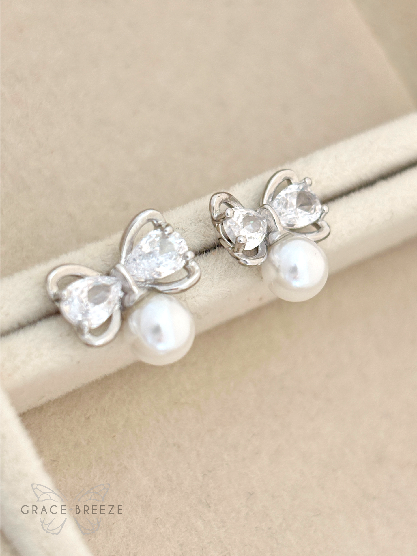 The Elodie Bow Earrings