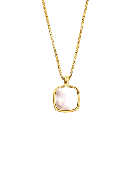 Classic gold shell pendant necklace