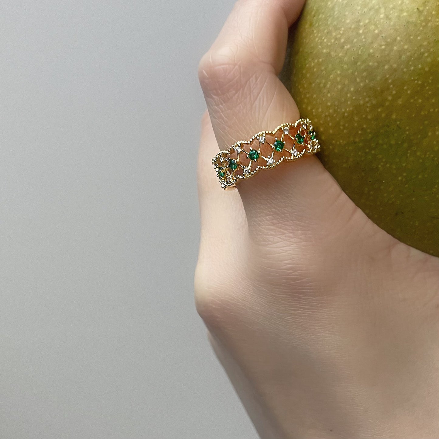 Emerald Gold-plated Lace Ring