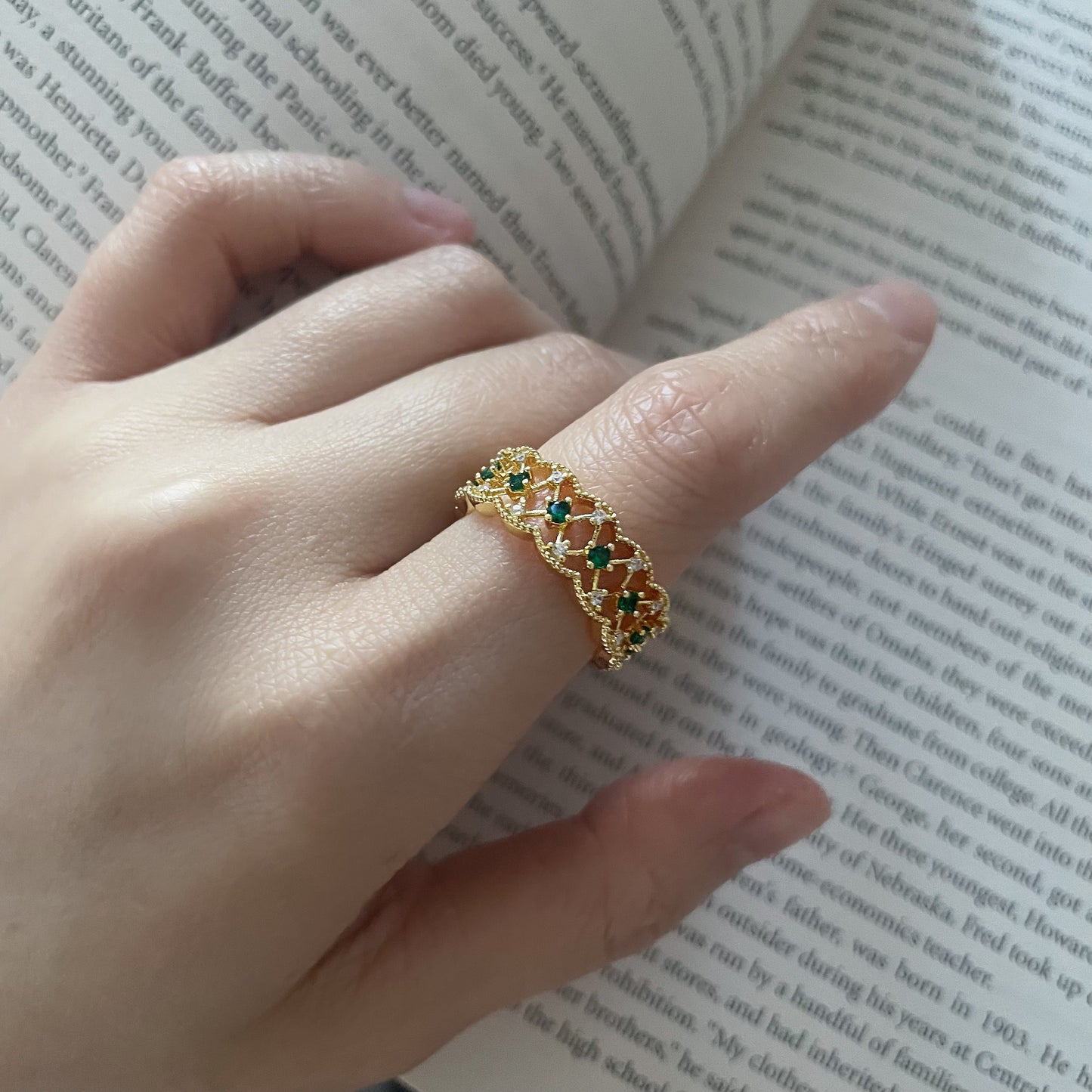 Emerald Gold-plated Lace Ring